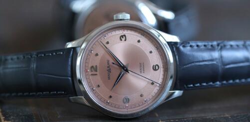 The salmon dial Montblanc model has drawn much attention from the media and watch lovers.